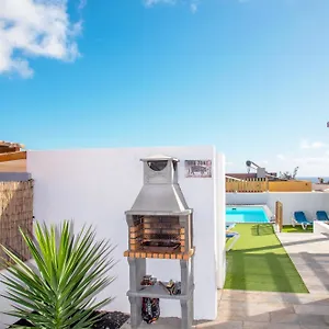 https://villa-family-dreams.in-canary-islands.com